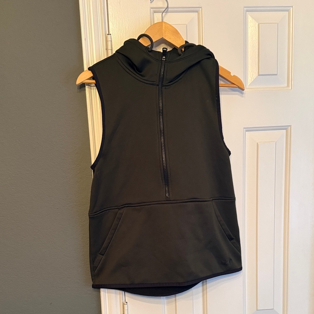 Under Armour Black Sleeveless Hoodie